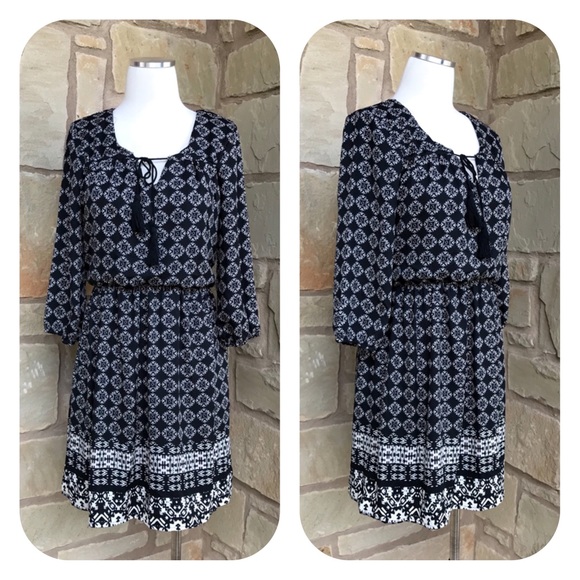 Lily Rose Dresses & Skirts - Lily Rose Tie Front Long Sleeve Boho Print Dress
